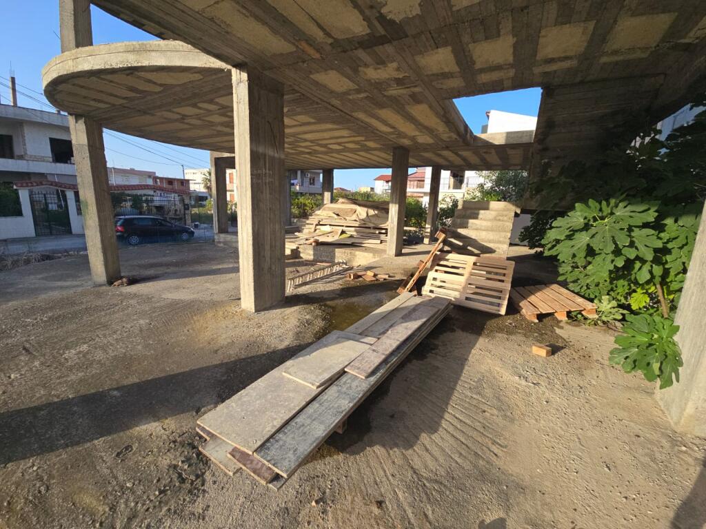 🏡 3-storey terraced villa for sale in Kënetë, Durrës