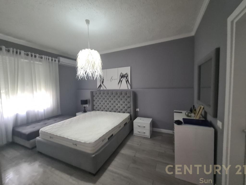 APARTAMENT 2+1+ POST PARKIMI PER QIRA PRANE KOPSHTIT BOTANIK