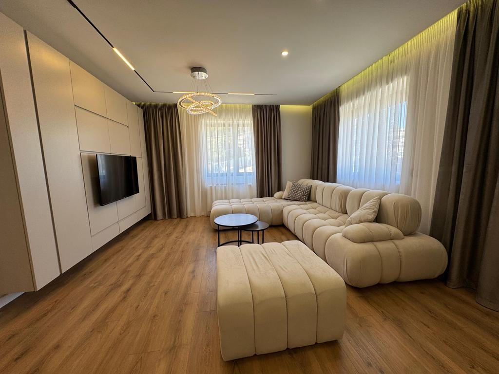 In vendita, Duplex 2+1+2, Residenza Kodra e Diellit, Tirana.