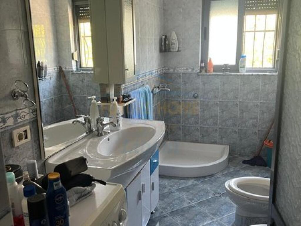 Vendita, Appartamento 1+1, Ali Demi, Tirana