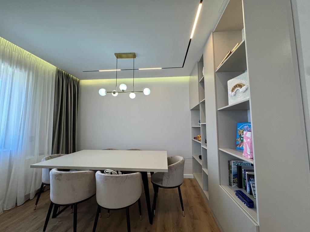 In vendita, Duplex 2+1+2, Residenza Kodra e Diellit, Tirana.