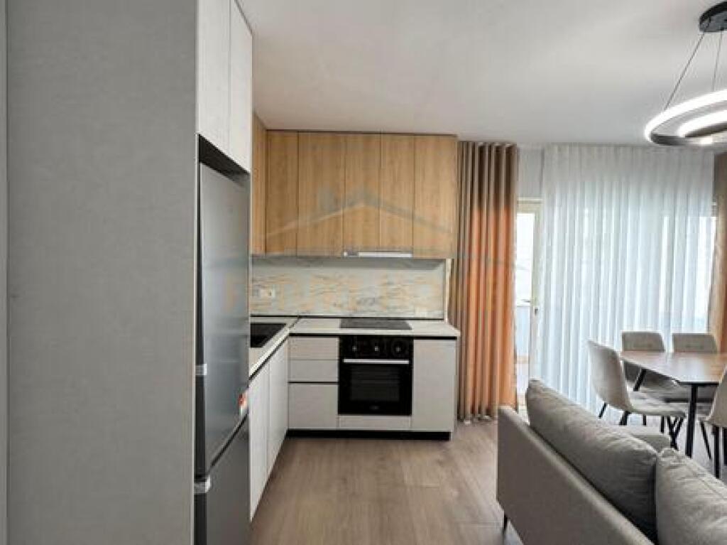 Shitet, Apartament 2+1, Rruga e Dajtit, Fresk, Tirane.