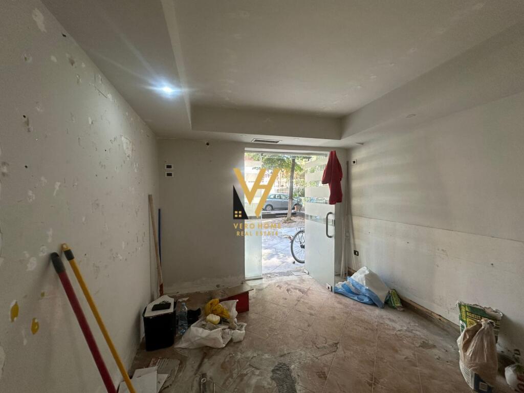 BUSINESS PREMISES 91 M2 FOR RENT NEAR DINAMO STADIUM 1,300 EURO