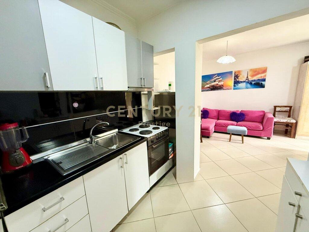 MONOLOCALE IN AFFITTO, VICINO A 21-DHJETORI, TIRANA!