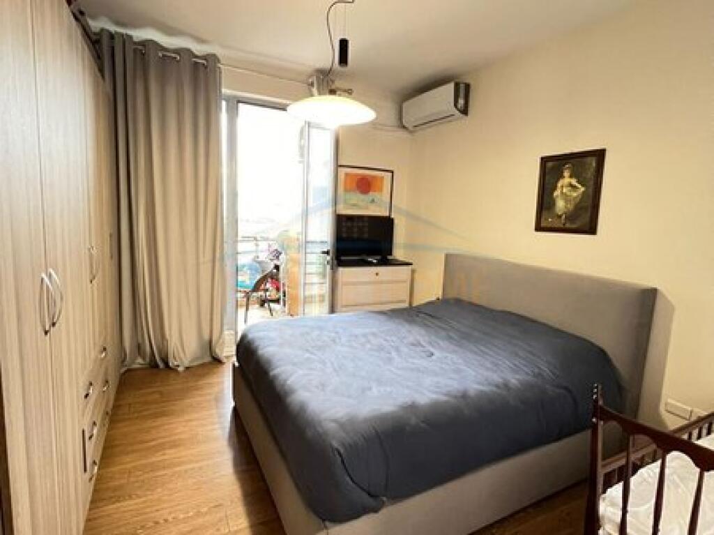 In vendita, Appartamento 1+1, Via Kavaja, Tirana.