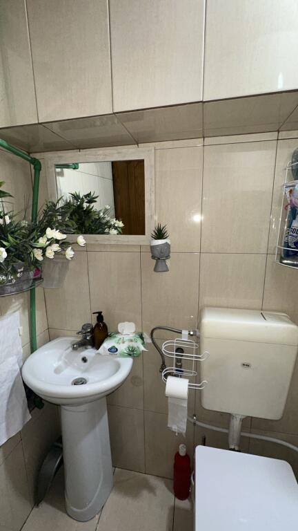 SHOP FOR RENT 16 M2 ELBASANI STREET 35,000 LEKE