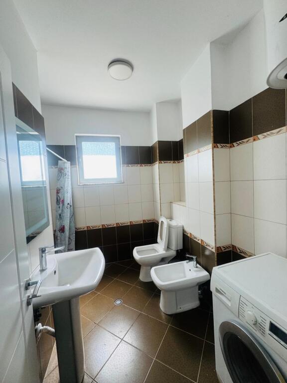 Apartament për qera - Pallati Brigadave