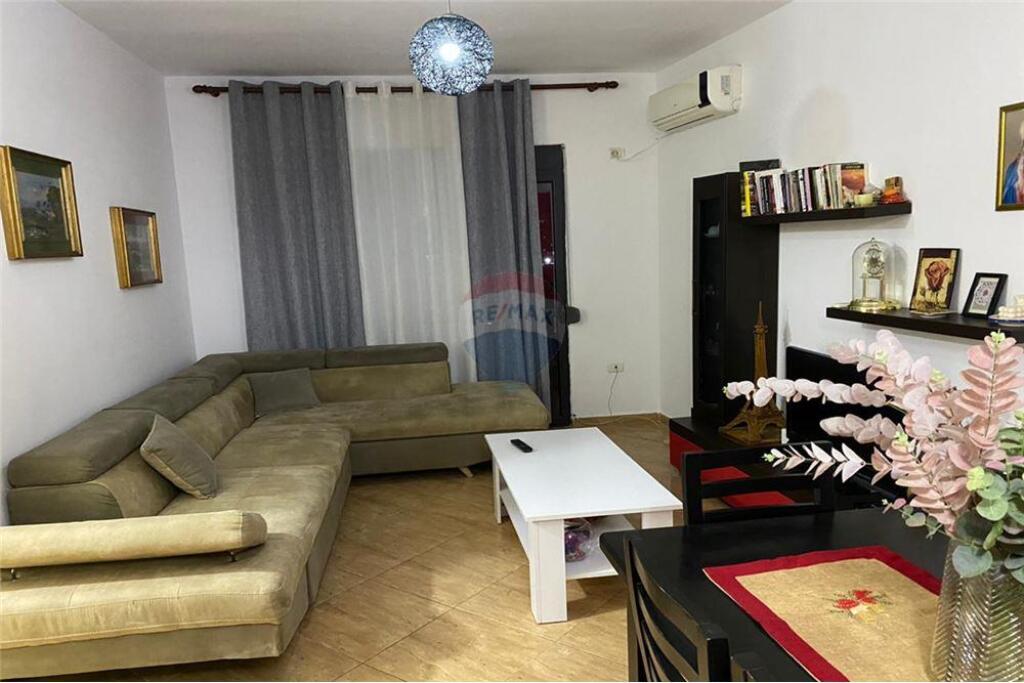Jepet apartament 2+1+2 me Qira "Astir"