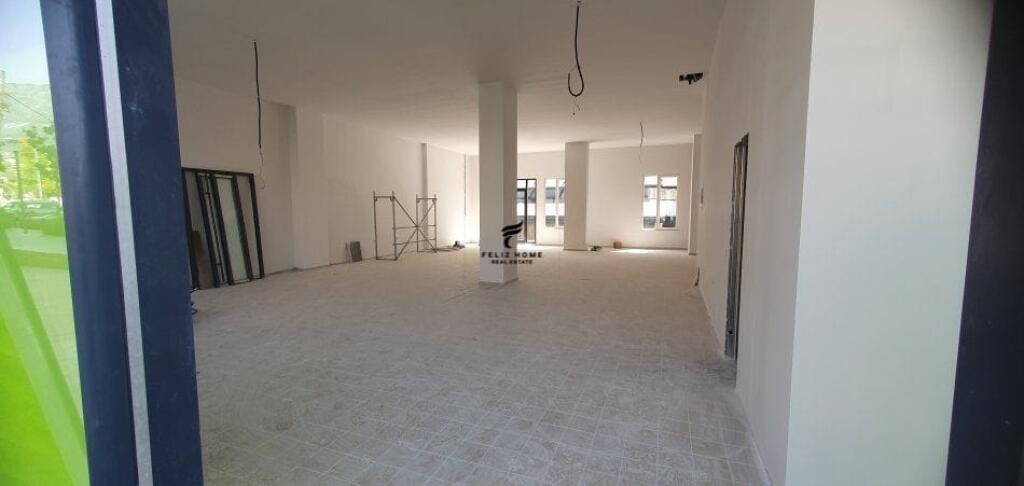BUSINESS PREMISES FOR RENT 220M2 SHKOZE 4,200 EURO