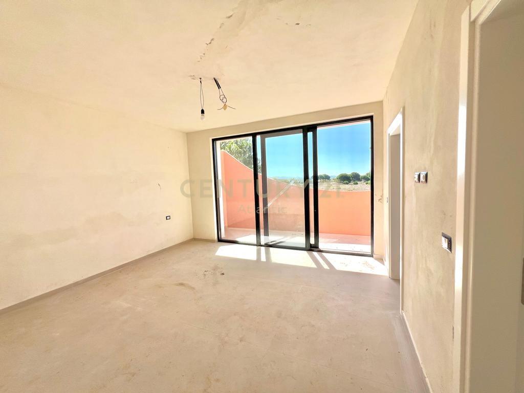 WE SELL A SUPER INDIVIDUAL VILLA WITH A POOL AT LALZ BAY, NEAR SAN PIETRO!   500,000 €