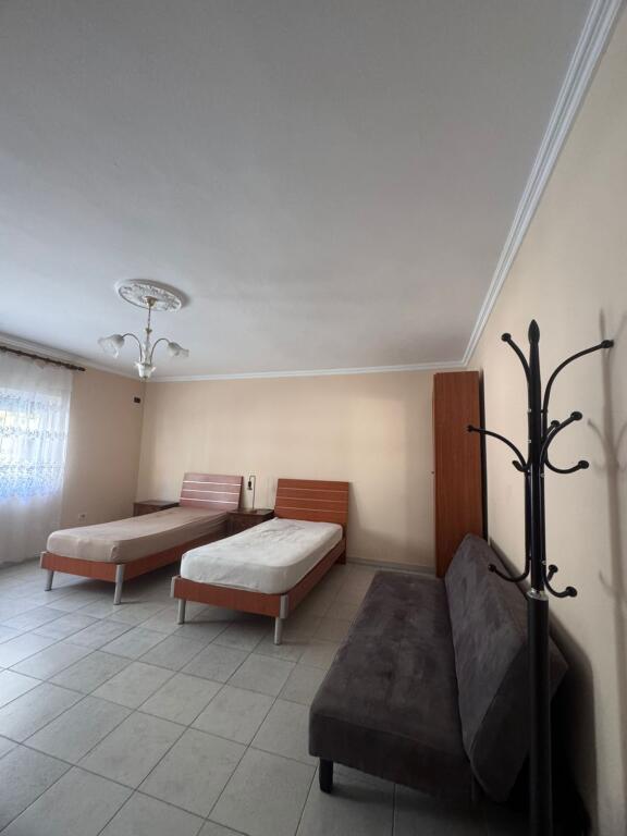 Jepet me qira - banese 100 m2 🏠