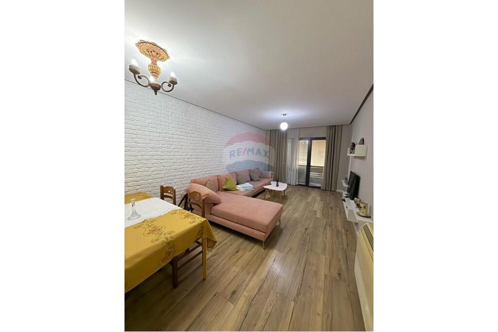 APARTAMENT 2+1 PER QIRA NE YZBERISHT