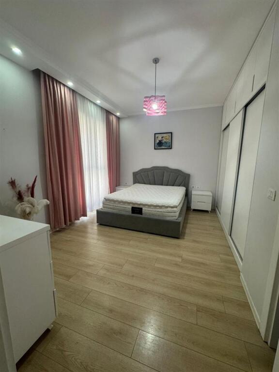 Appartamento 2+1+2 + Garage. Casa Italia