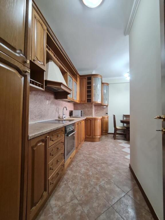 Appartamento 3+1+2 in affitto, Viale Zogu I