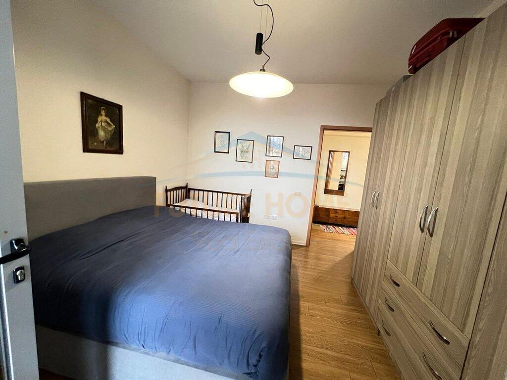 Shitet, Apartament 1+1 , Rruga e Kavajes, Tiranë