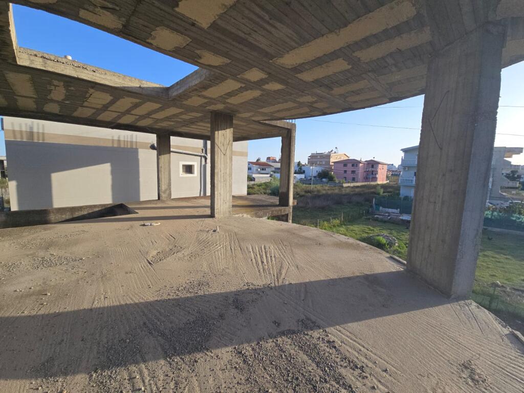 🏡 3-storey terraced villa for sale in Kënetë, Durrës