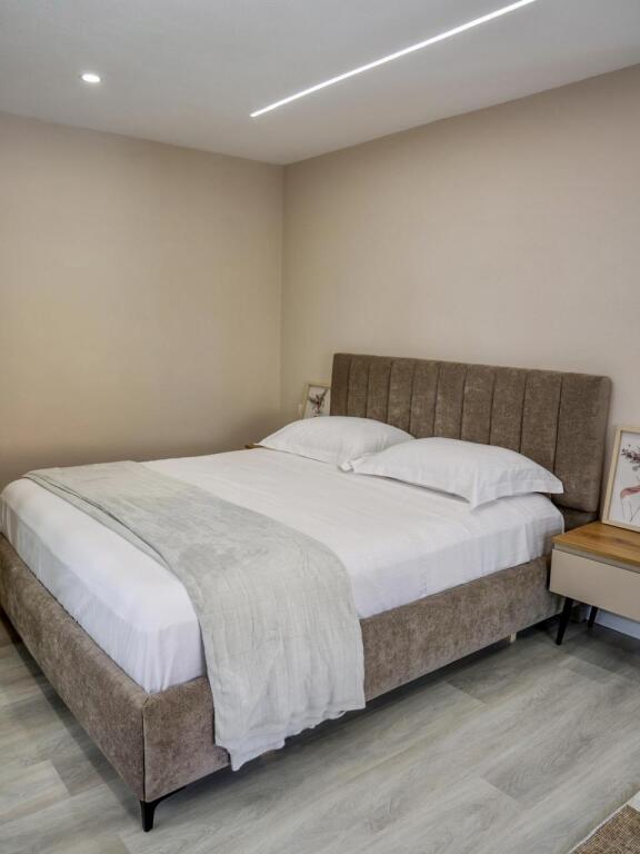 📣 QERA SUPER Apartament 1+1 Me Parking 📍 Prane Hotel "Stela" 🛣️ Rruga e "Dibres" ✨