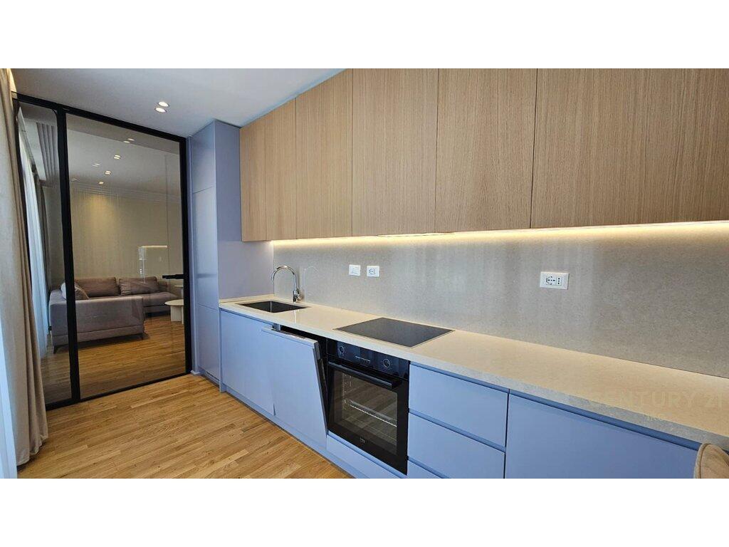 VENDIAMO APPARTAMENTO 2+1+2 +POSTO AUTO ARREDATO PRESSO "LAKE VIEW"!