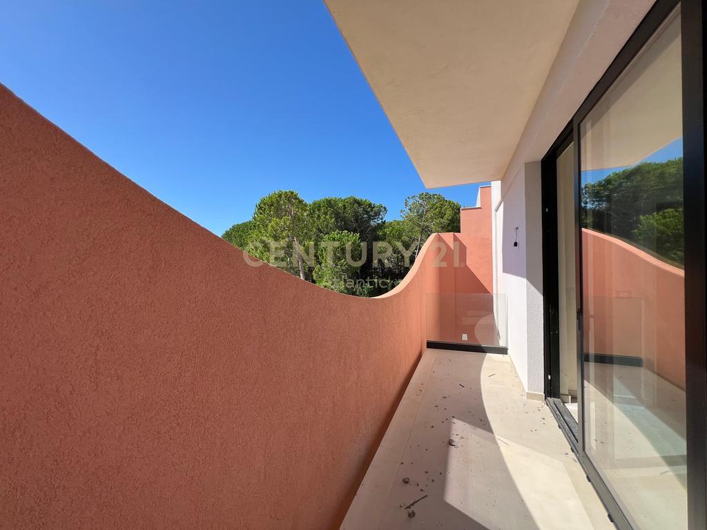 WE SELL A SUPER INDIVIDUAL VILLA WITH A POOL AT LALZ BAY, NEAR SAN PIETRO!   500,000 €