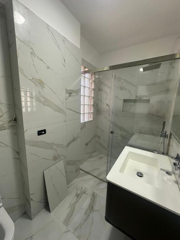🏠 Apartament 1+1 Qira – Pazari i Ri, pranë Qendrës
