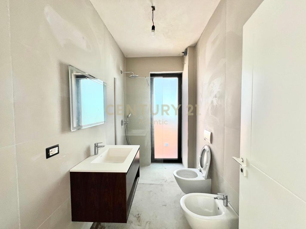 WE SELL A SUPER INDIVIDUAL VILLA WITH A POOL AT LALZ BAY, NEAR SAN PIETRO!   500,000 €