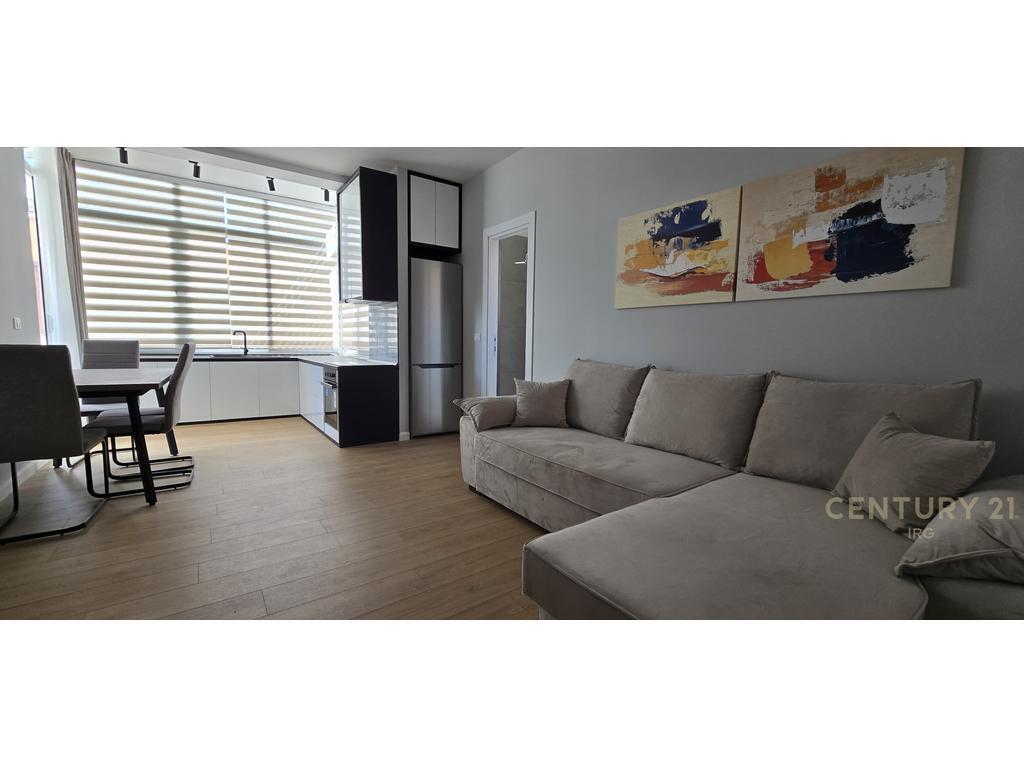 Shitet Apartament 1+1 pranë Zojës së Këshillit të Mirë!