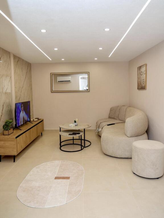 📣 QERA SUPER Apartament 1+1 Me Parking 📍 Prane Hotel "Stela" 🛣️ Rruga e "Dibres" ✨