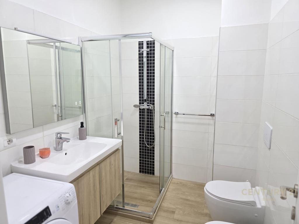 21 DHJETORI JEPET ME QIRA APARTAMENT 2+1+POST PARKIMI