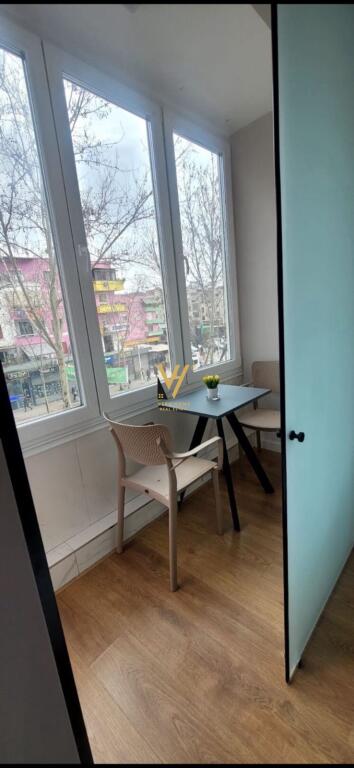 JEPET APARTAMENT 2+1 ME QIRA TE 21 DHJETORI 950 EURO