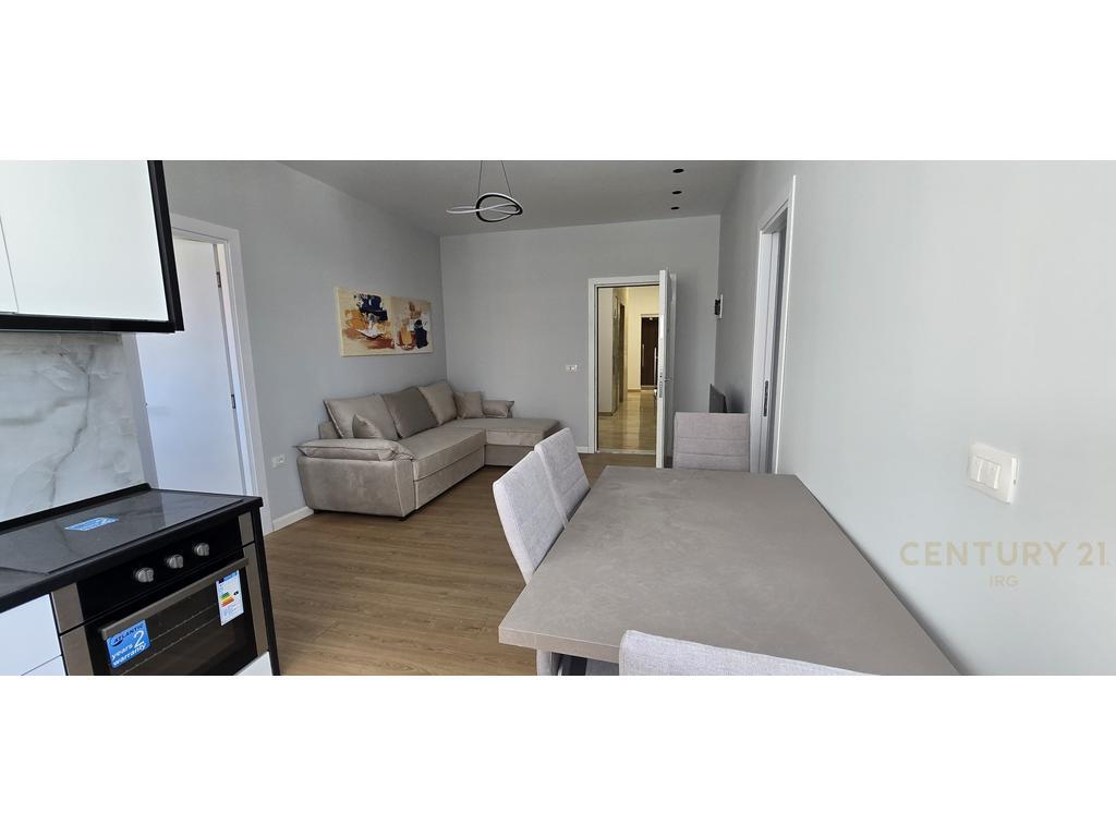 Shitet Apartament 1+1 pranë Zojës së Këshillit të Mirë!