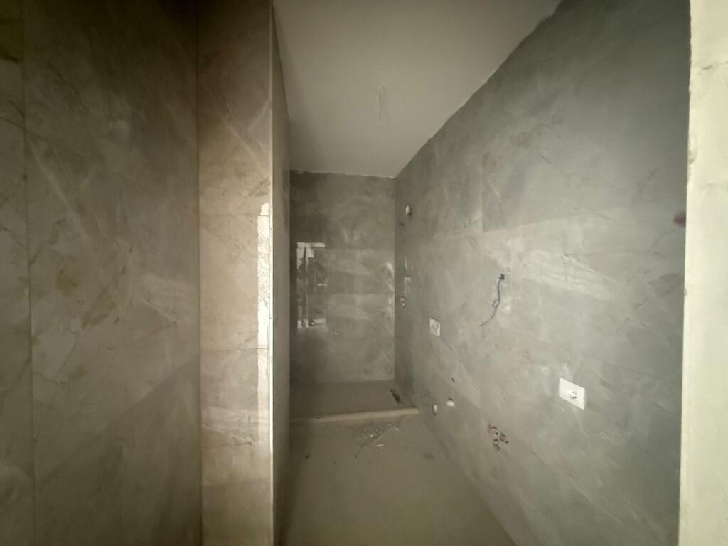 Zog Zi Shitet Apartament 1+1 e Konvertuar ne 2+1