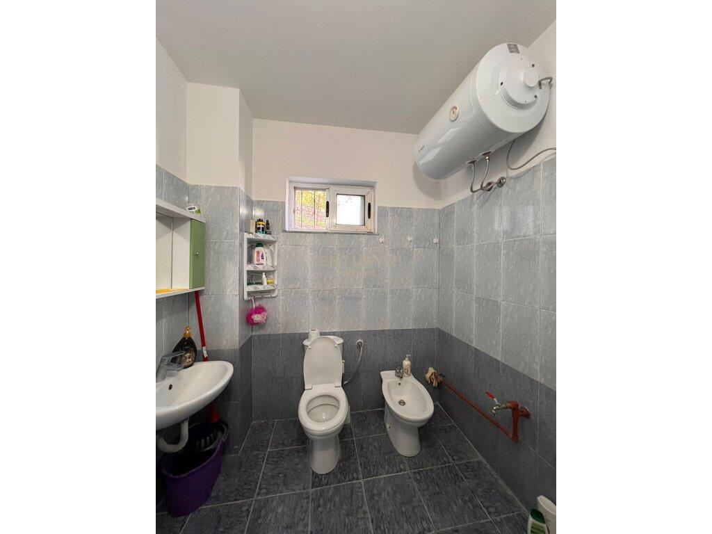 APARTMENT 2+1 FOR SALE IN THE HEART OF DURRES NEAR THE AMPHITHEATER!   145,000 €