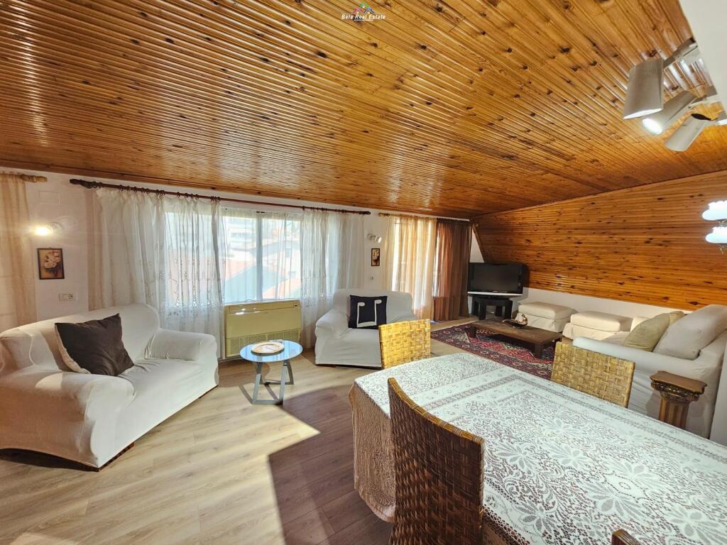 Vile me Qera 3+1 tek Ish Tregu Elektrik (ID BV22488) Tirane
