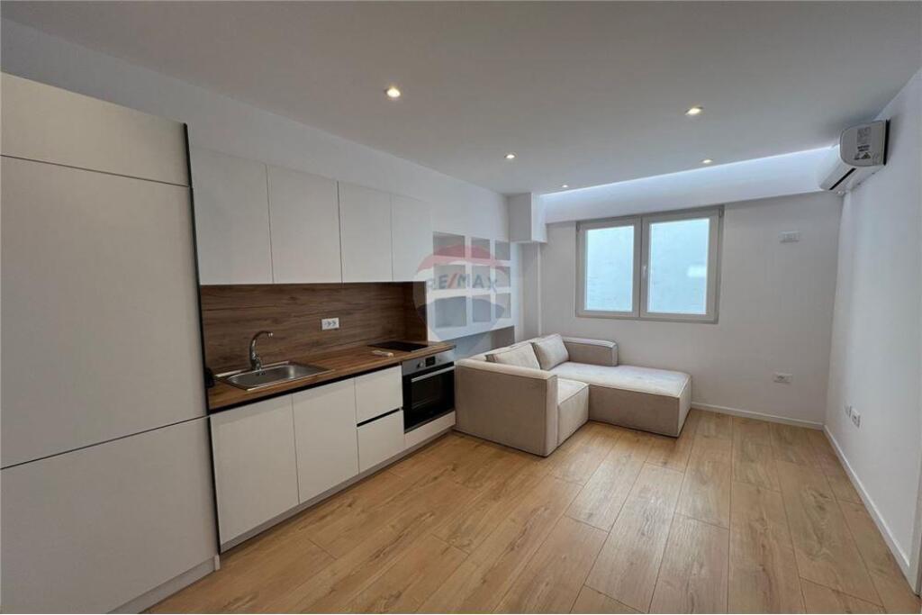 Apartament 1+1 me Qira ne Rrugen Myslym Shyri!