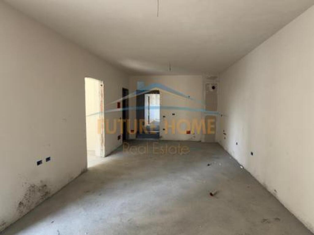 In vendita, Appartamento 1+1, Paskuqan, Tirana.
