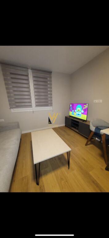 JEPET APARTAMENT 2+1 ME QIRA TE 21 DHJETORI 950 EURO
