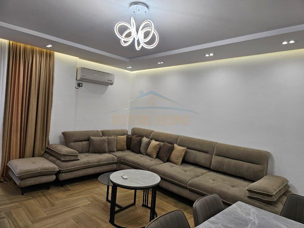 Qera, Apartament 2+1, 21 Dhjetori, Mozaiku , Tirane.