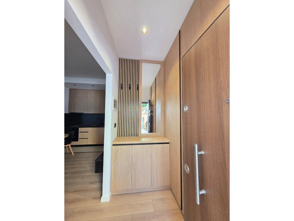 Apartament per shitje tek Liqeni Thate!!