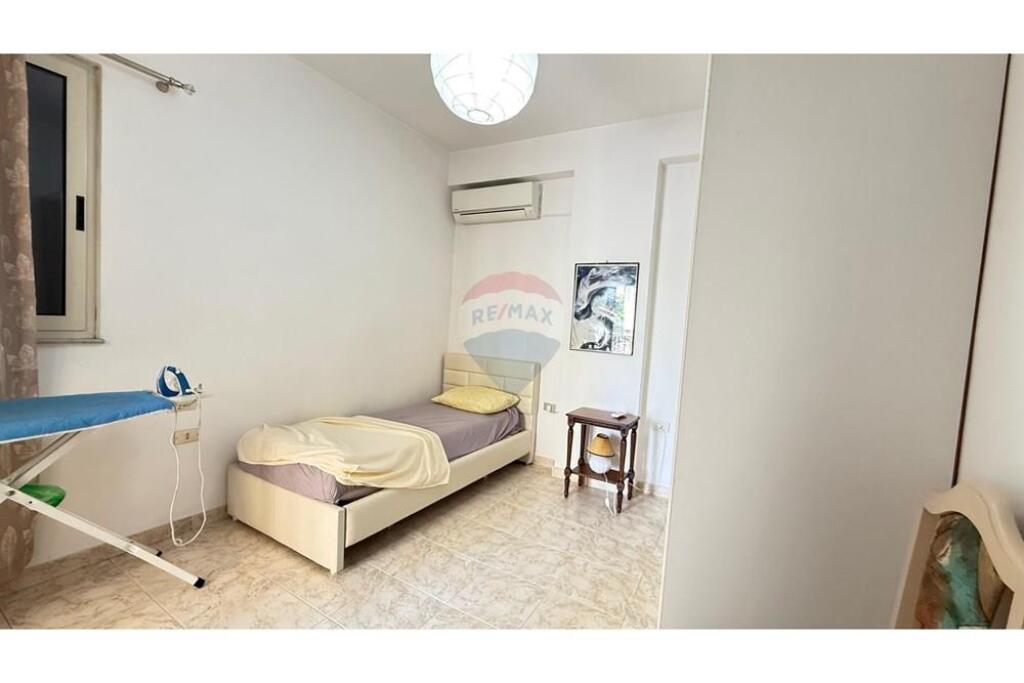 Jepet apartament 3+1 per qira qe ndodhet tek 21-Dhjetori!