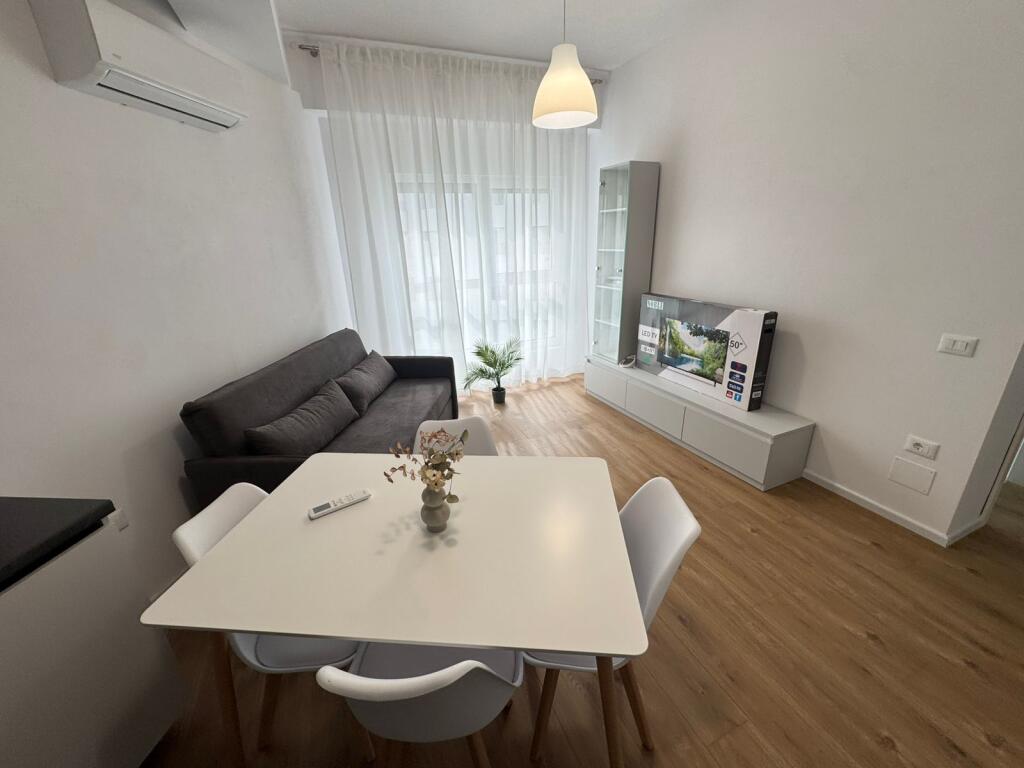 Apartament me qera 1+1  Rezidenca Kaimi  Kati 6 me ashensor  I sapomobiluar  Cmimi 45.000 leke