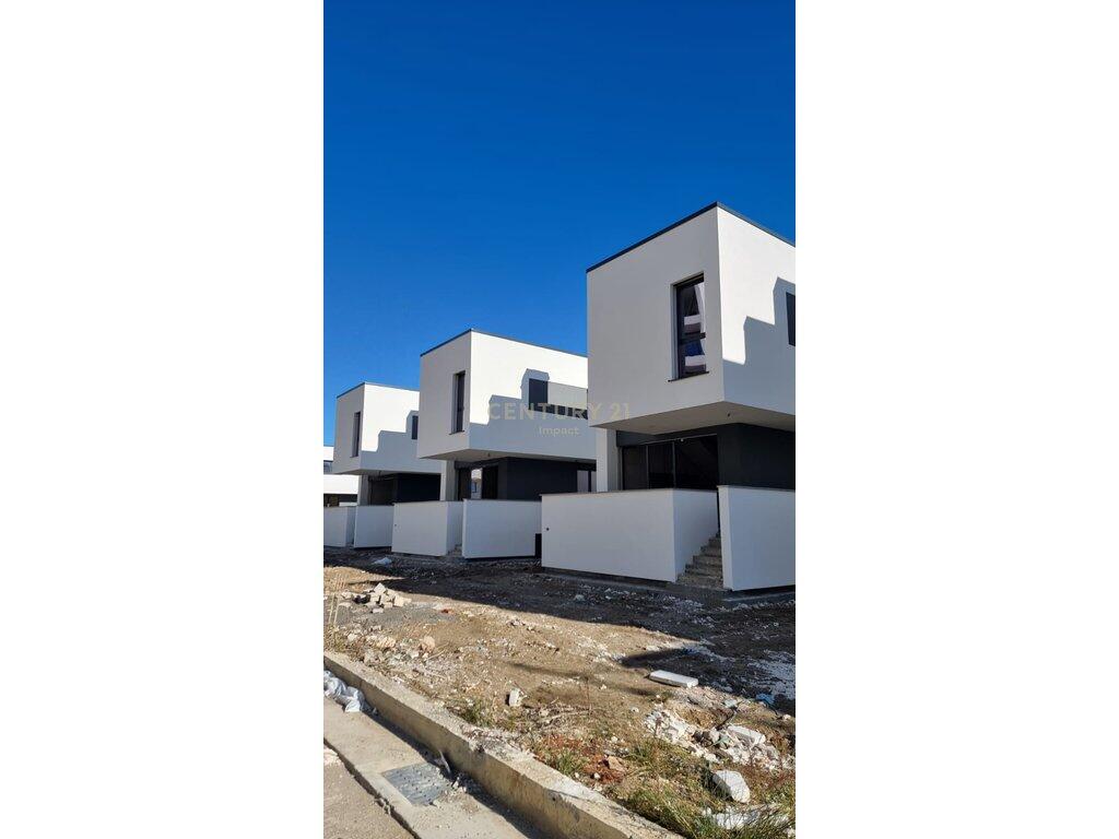 WE SELL VILLA T3 AT TURQUOISE MARINA, LALZ BAY!   370,000 €
