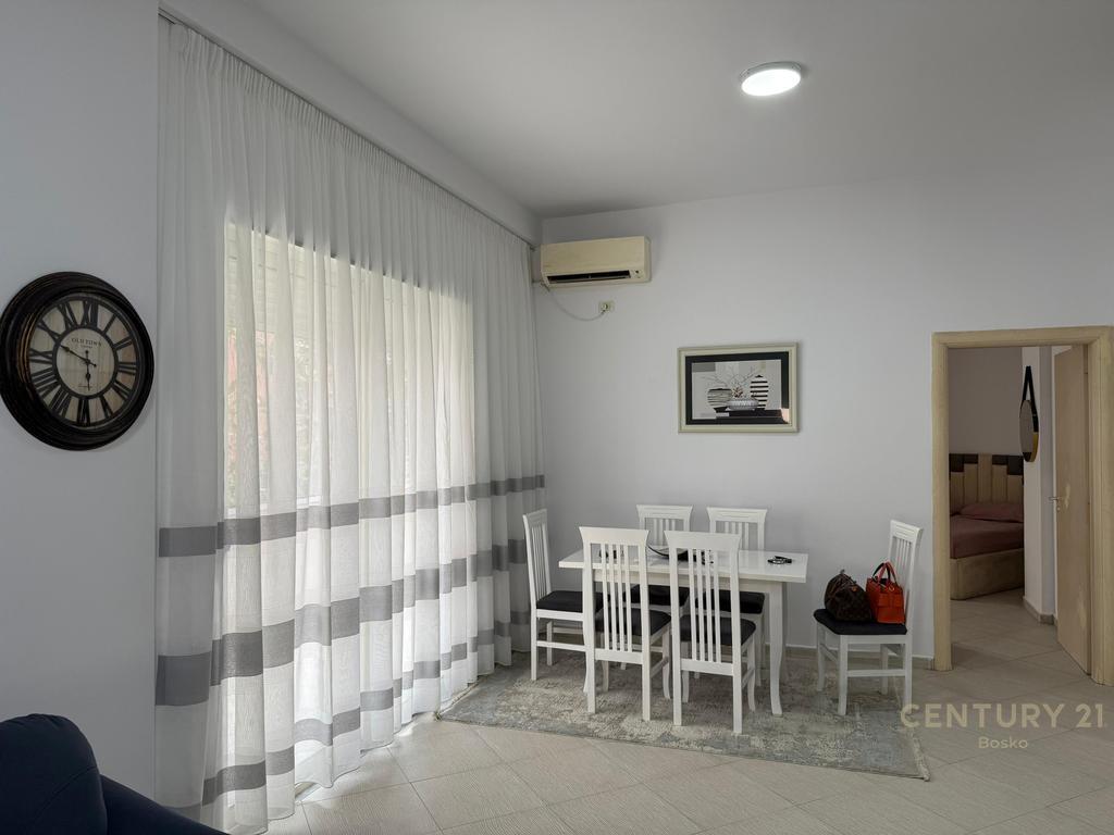 FOR RENT APARTMENT 2+1+2+GARAGE DRY LAKE!