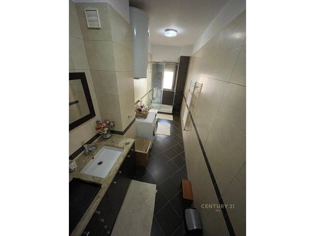 APARTAMENT 2+1+POST PARKIMI, ME PAMJE NGA LIQENI THATE!