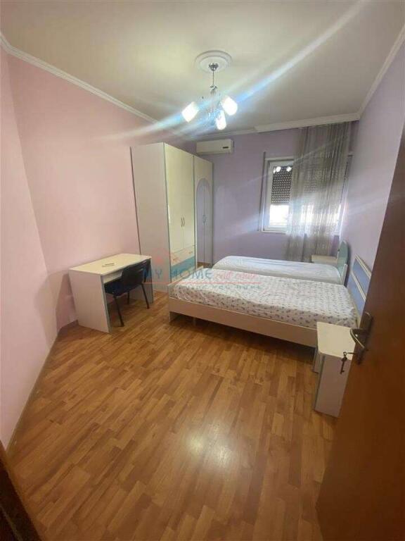 Apartamenti 3+1+2 me qira tek Brryli