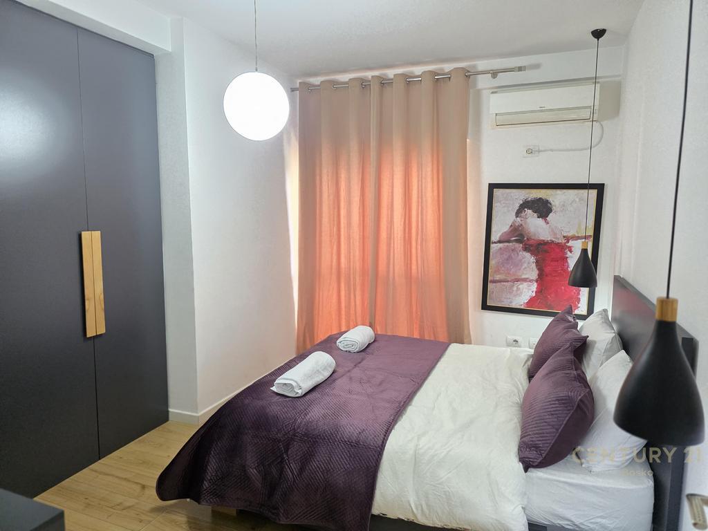 21 DHJETORI JEPET ME QIRA APARTAMENT 2+1+POST PARKIMI