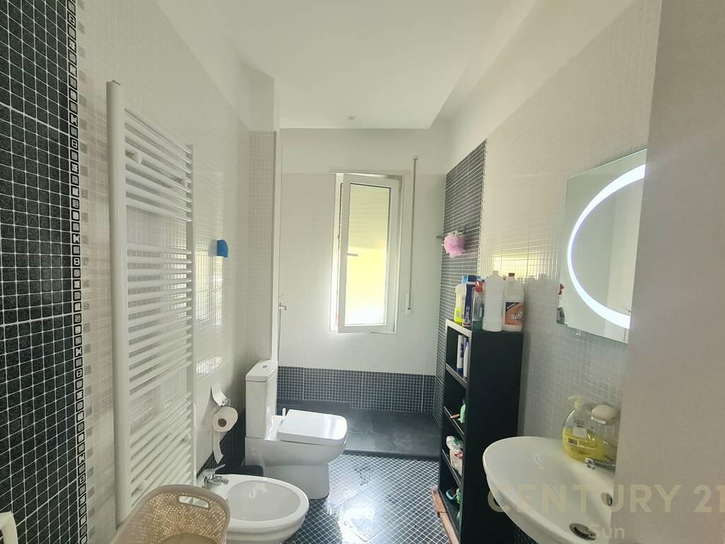 APARTAMENT 2+1+ POST PARKIMI PER QIRA PRANE KOPSHTIT BOTANIK