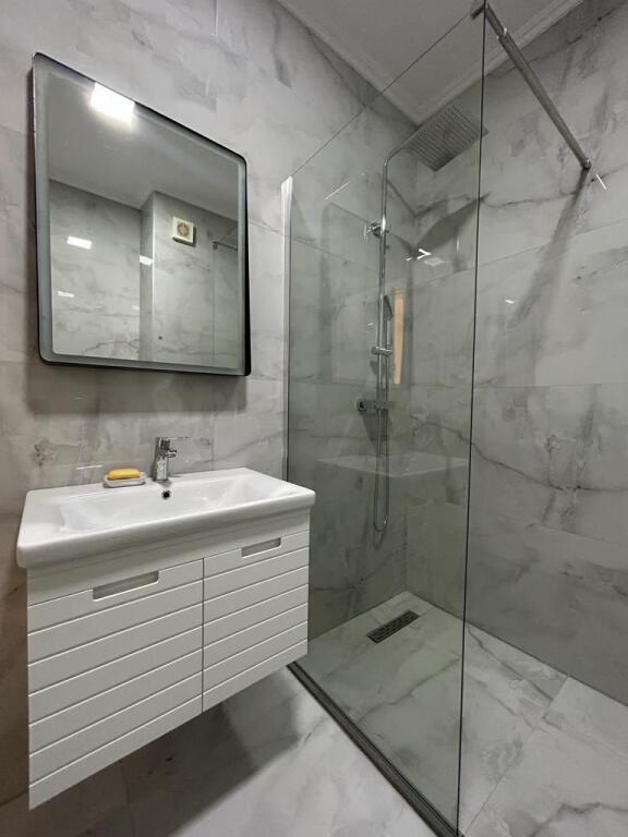 QERA  APARTAMENT 2+1+POST PARKIMI