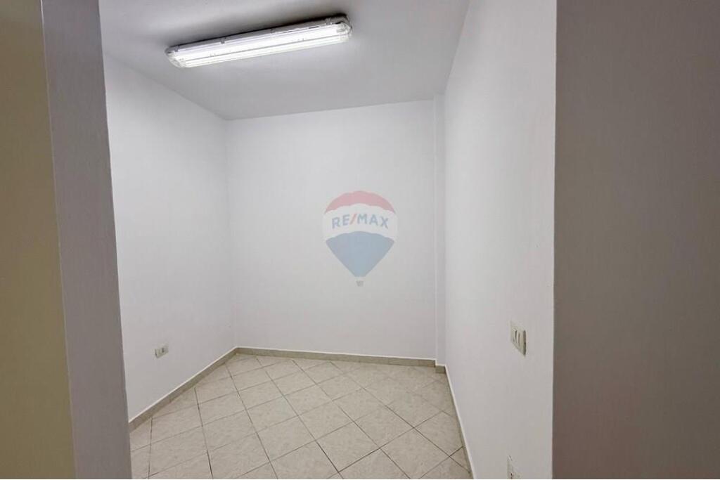 APARTAMENT PER QERA ME 4 AMBJ..PUNE BLLOK !