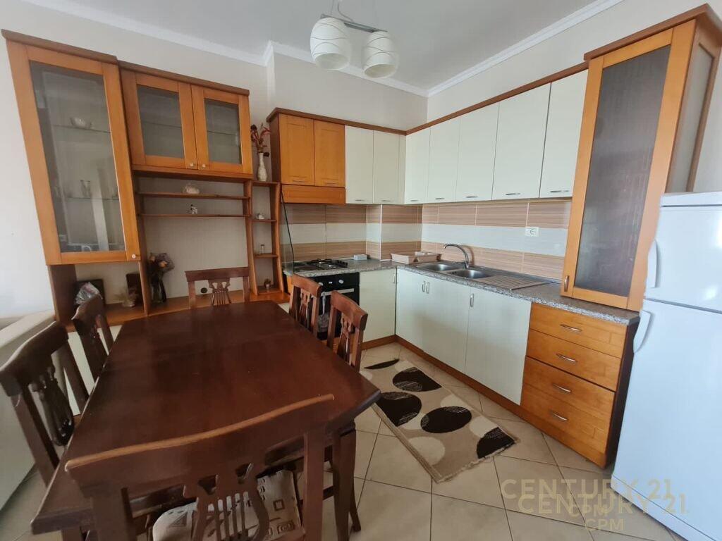 JEPET ME QIRA APARTAMENT 2+1 NE FRESK!!
