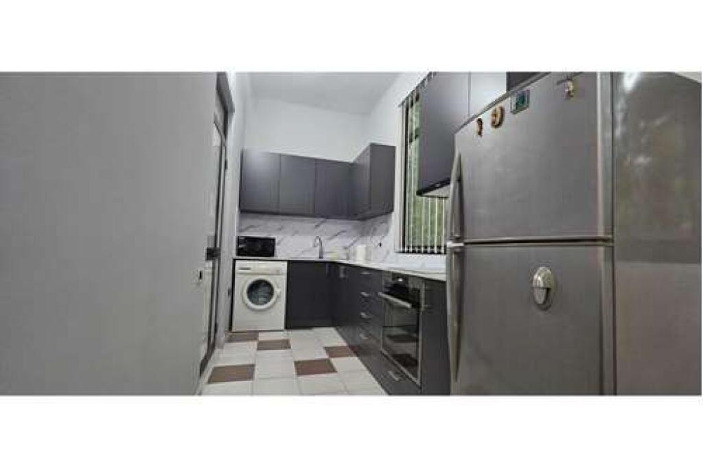 Apartament 2+1 me Qira ne Bllok